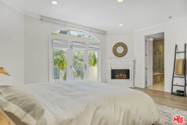 $15,995 | 11974 Mayfield Avenue, Unit 6, Los Angeles, CA 90049