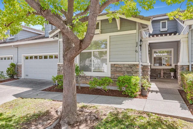 $899,000 | 2010 Carignan Way, San Jose, CA 95135