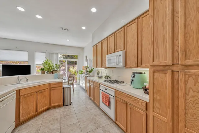 $899,000 | 2010 Carignan Way, San Jose, CA 95135