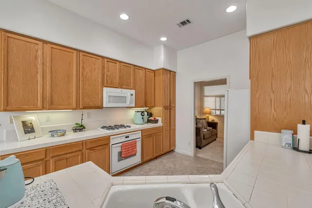 $899,000 | 2010 Carignan Way, San Jose, CA 95135