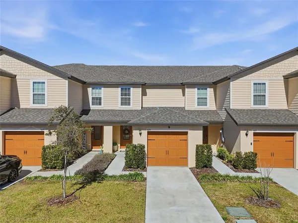$284,900 | 1675 Wynford Circle, Tavares, FL 32778
