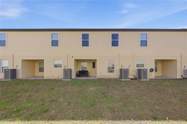 $284,900 | 1675 Wynford Circle, Tavares, FL 32778