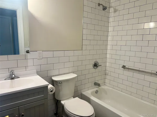 $3,300 | 3 Toms Point Lane, Unit A, Port Washington, NY 11050