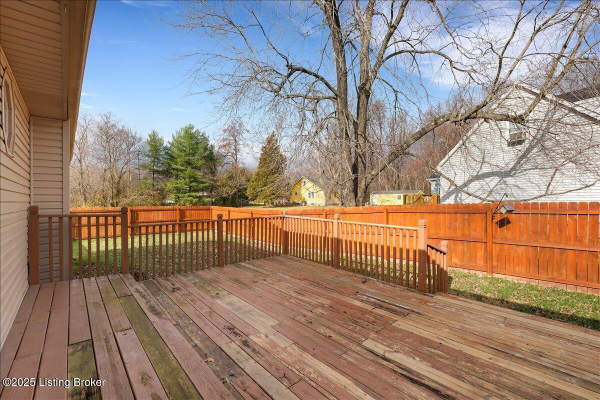 8319 Silver Fox Road Louisville, KY 40291 - Photo 32 of 34 32-8319 Silver Fox Rd-132