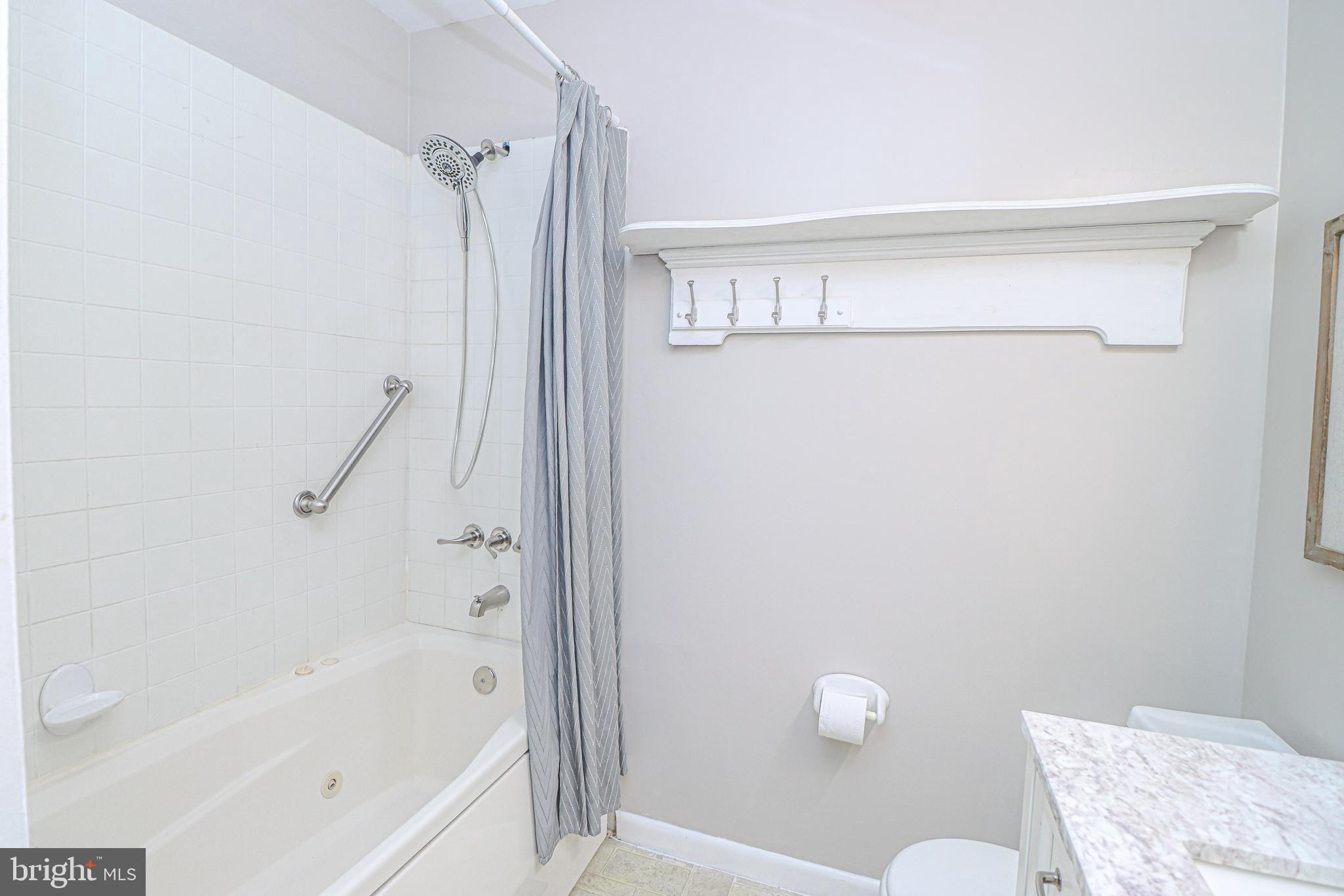 5929 Snowdens Run Road Sykesville, MD 21784 - Photo 15 of 54 Main full bathroom