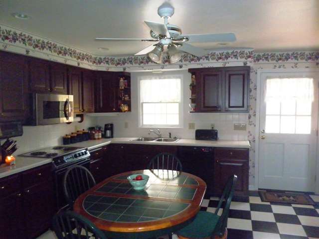 23045 McDonald Point Road Seneca, SC 29672 - Photo 12 of 25