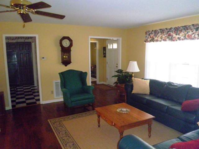 23045 McDonald Point Road Seneca, SC 29672 - Photo 2 of 25