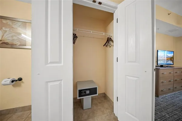 $215,000 | 12527 Floridays Resort Drive, Unit 402E, Orlando, FL 32821