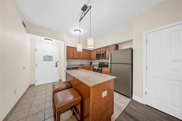 $215,000 | 12527 Floridays Resort Drive, Unit 402E, Orlando, FL 32821