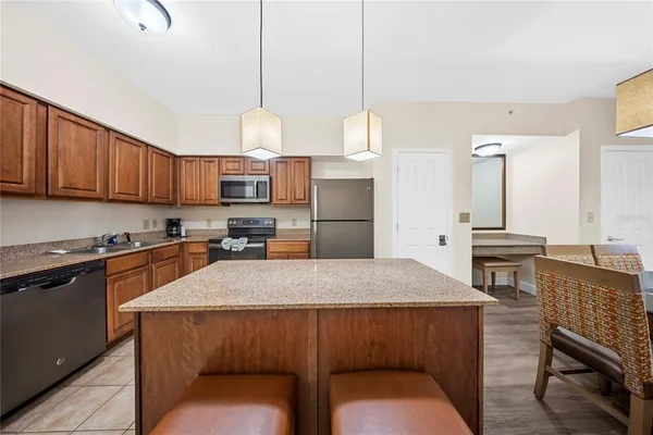 $215,000 | 12527 Floridays Resort Drive, Unit 402E, Orlando, FL 32821