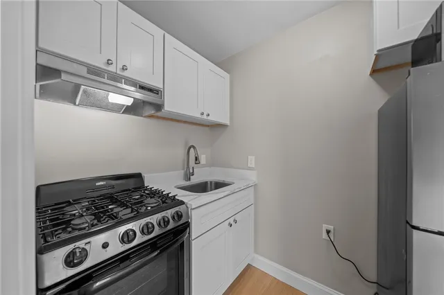 $1,750 | 16 Brinley Street, Unit 4, Newport, RI 02840