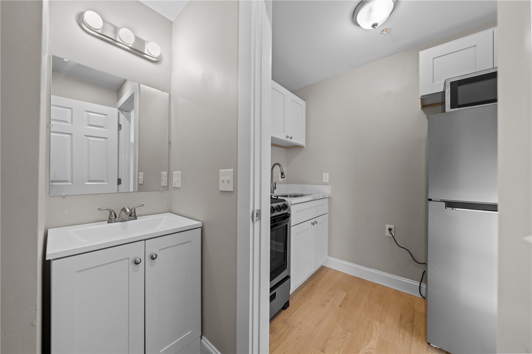 16 Brinley Street, Unit 4 Newport, RI 02840 - Photo 17 of 17