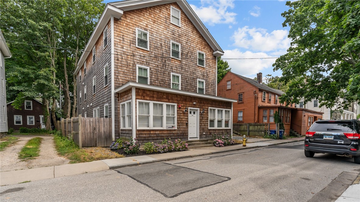 16 Brinley Street, Unit 4 Newport, RI 02840 - Photo 5 of 17