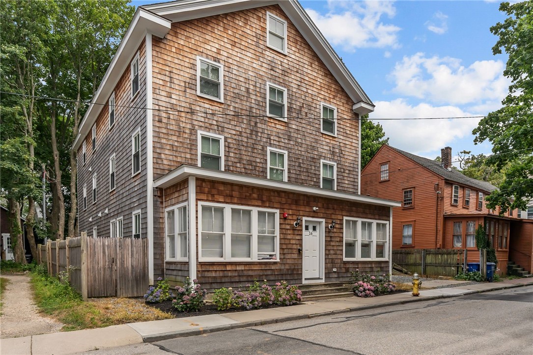 16 Brinley Street, Unit 4 Newport, RI 02840 - Photo 6 of 17