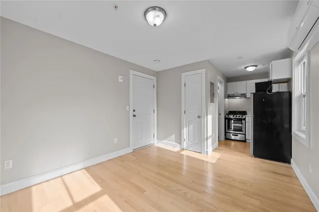 $1,750 | 16 Brinley Street, Unit 4, Newport, RI 02840