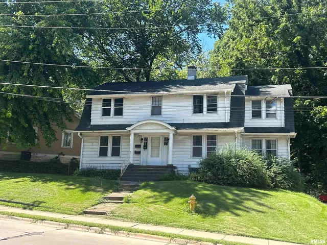 $159,000 | 1200 25th Street, Rock Island, IL 61201