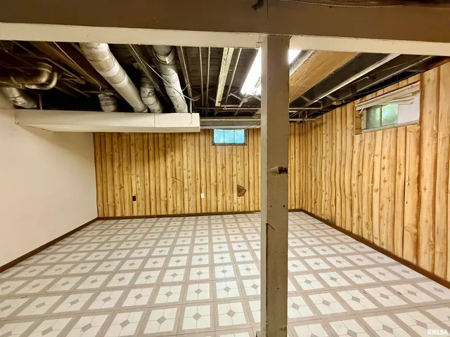 $159,000 | 1200 25th Street, Rock Island, IL 61201