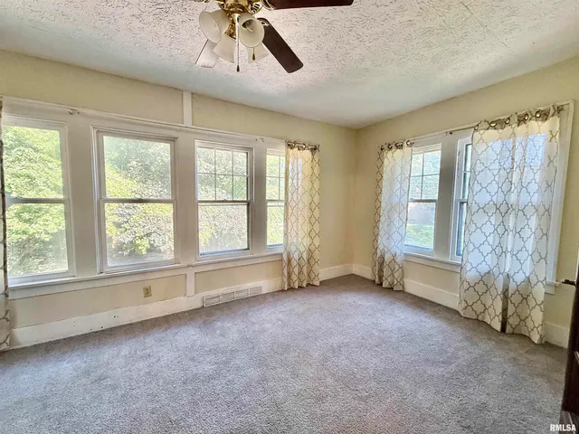 $159,000 | 1200 25th Street, Rock Island, IL 61201