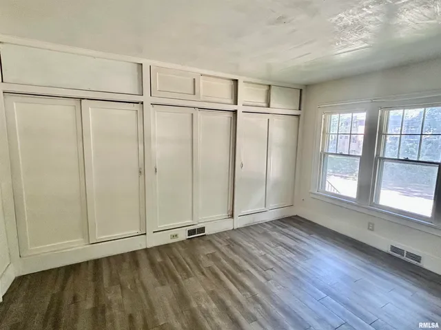 $159,000 | 1200 25th Street, Rock Island, IL 61201