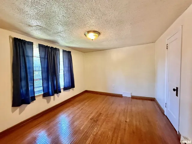 $159,000 | 1200 25th Street, Rock Island, IL 61201