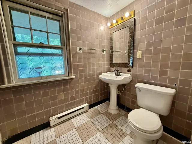 $159,000 | 1200 25th Street, Rock Island, IL 61201