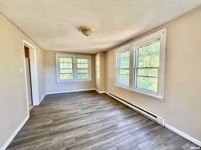 $159,000 | 1200 25th Street, Rock Island, IL 61201