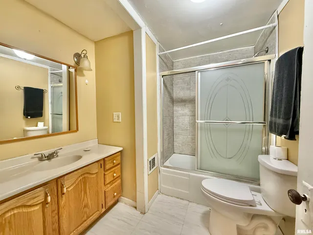 $159,000 | 1200 25th Street, Rock Island, IL 61201