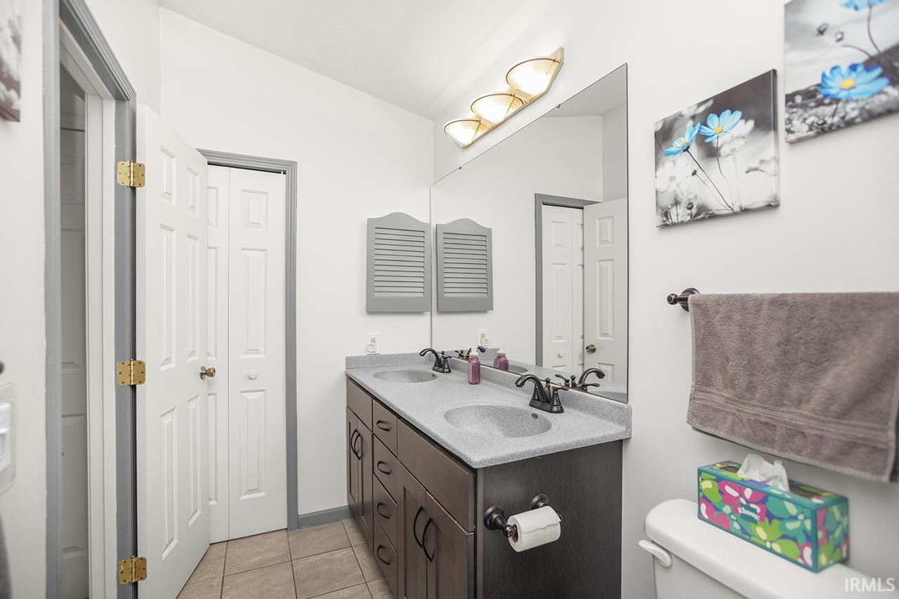 620 Rivers Edge Court Mishawaka, IN 46544 - Photo 18 of 27