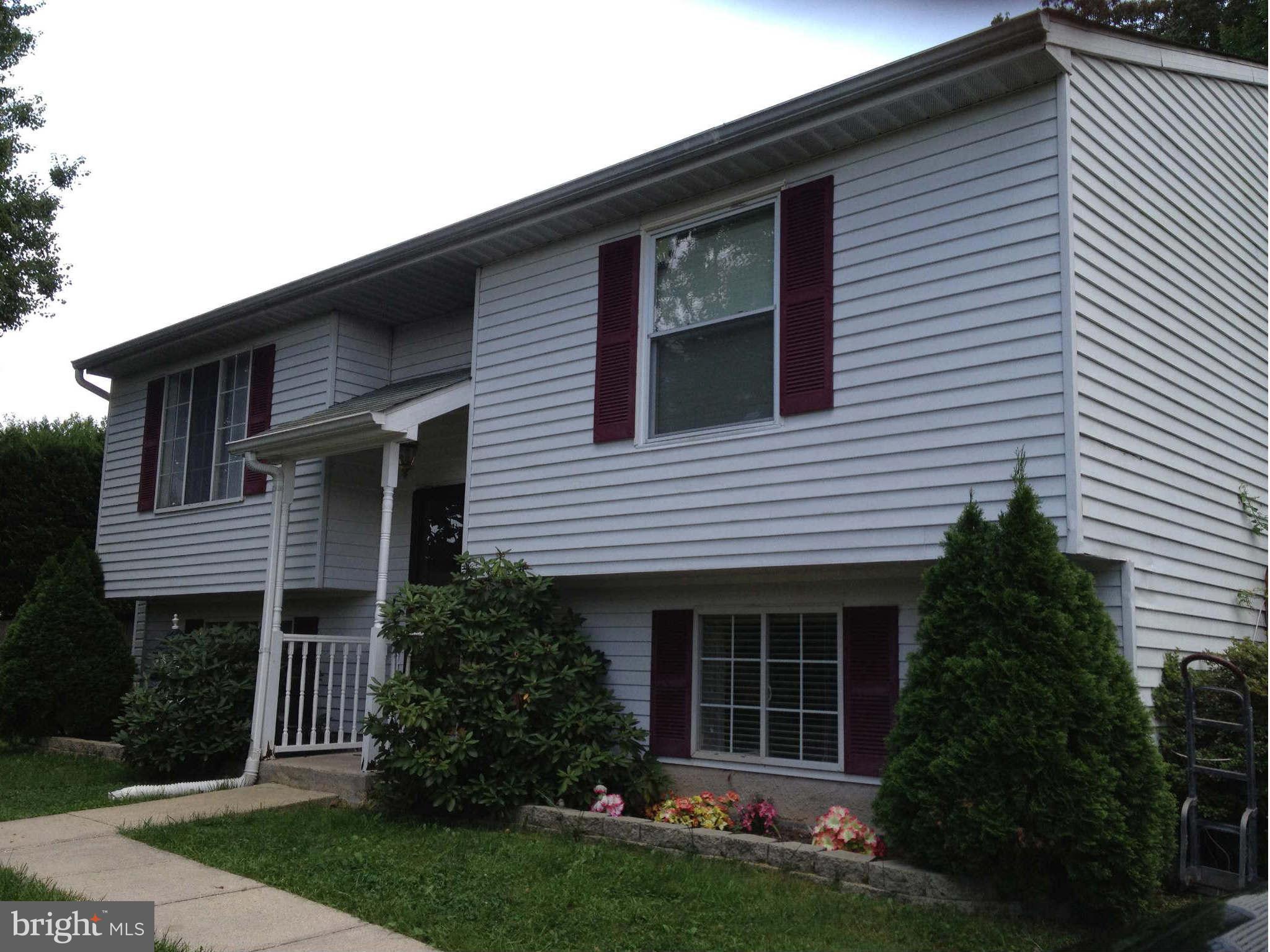 618 Fuselage Avenue Baltimore, MD 21221 - Photo 1 of 13 Exterior (Front)