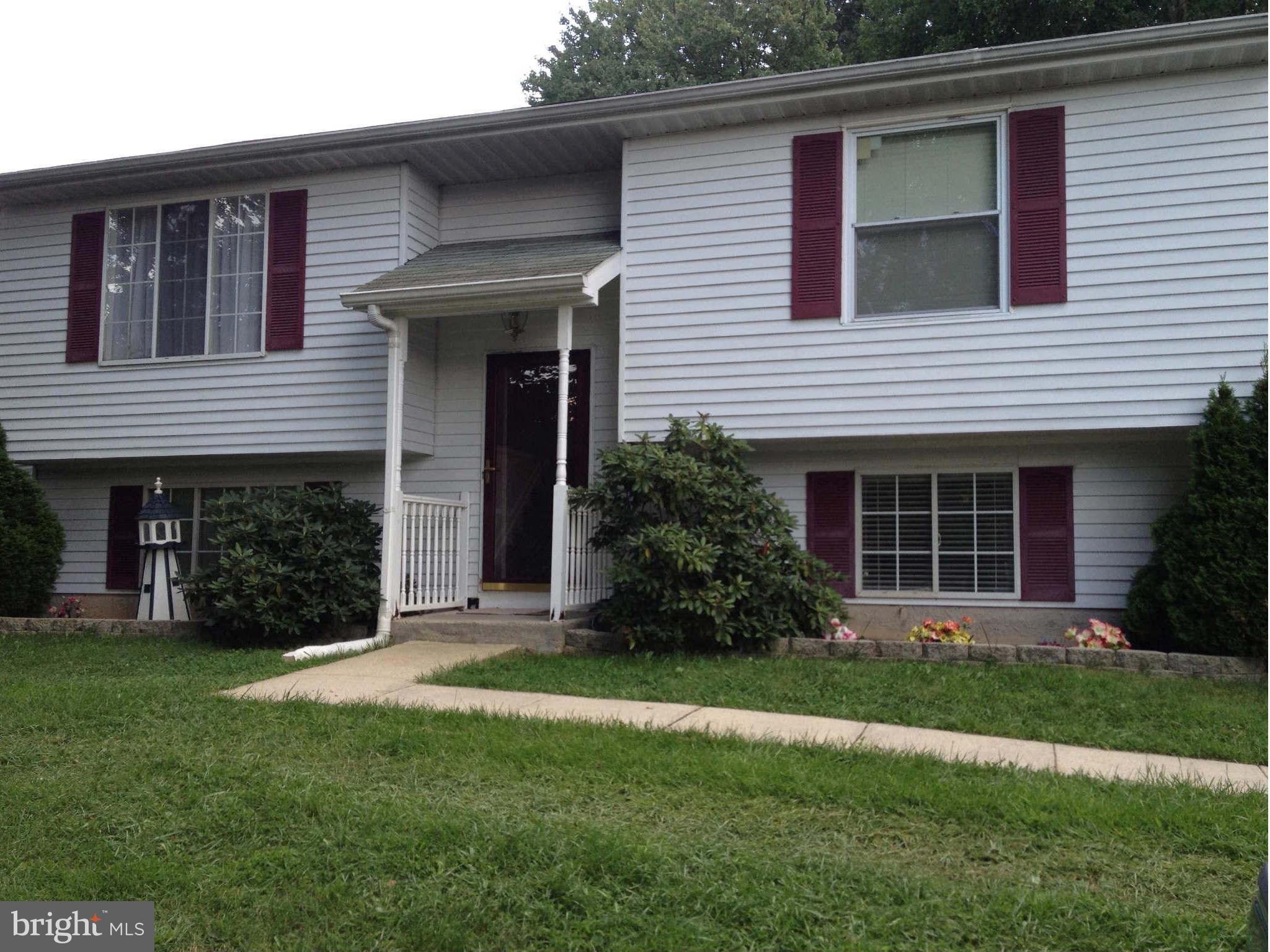 618 Fuselage Avenue Baltimore, MD 21221 - Photo 13 of 13 Exterior (Front)