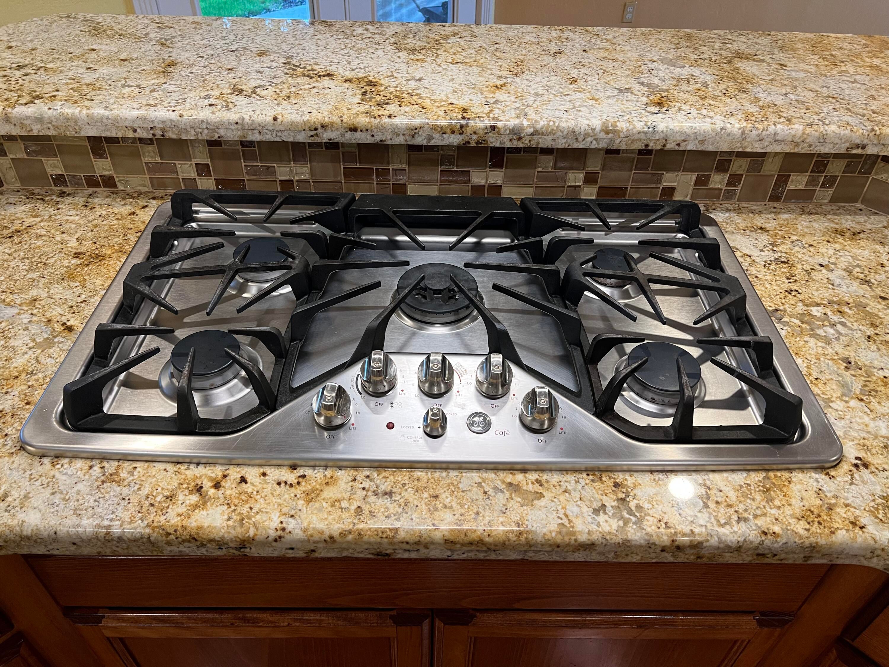 669 South Stage Road Medford, OR 97501 - Photo 13 of 44 Island Grill