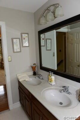 2411 Castle Hill Road Midlothian, VA 23113 - Photo 19 of 19 Second Floor Master Bath