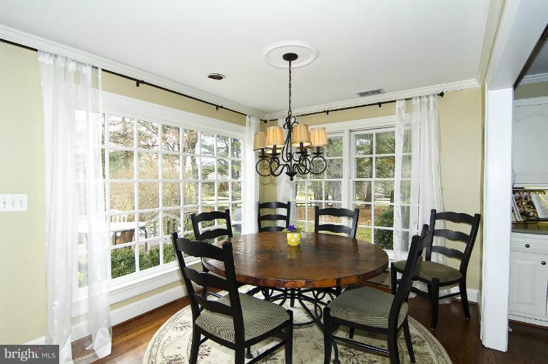 10912 Cripplegate Road Potomac, MD 20854 - Photo 2 of 21 Kitchen