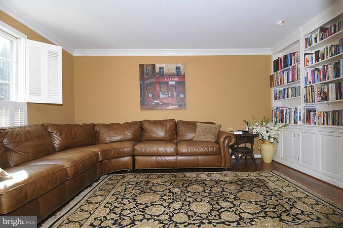 10912 Cripplegate Road Potomac, MD 20854 - Photo 18 of 21 Interior (General)