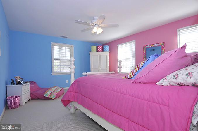 10912 Cripplegate Road Potomac, MD 20854 - Photo 19 of 21 Bedroom