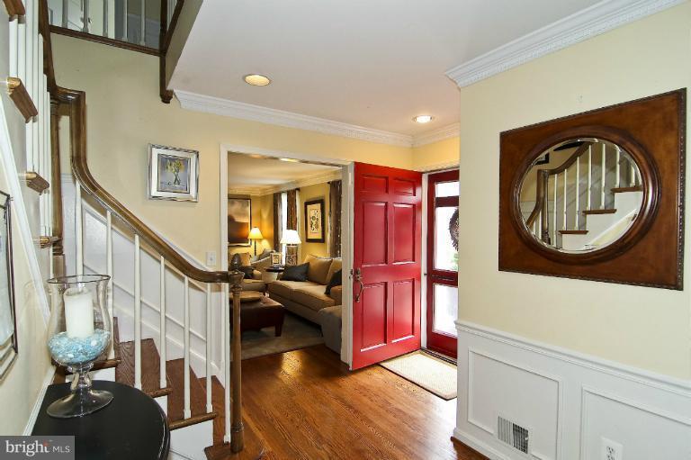 10912 Cripplegate Road Potomac, MD 20854 - Photo 6 of 21 Interior (General)