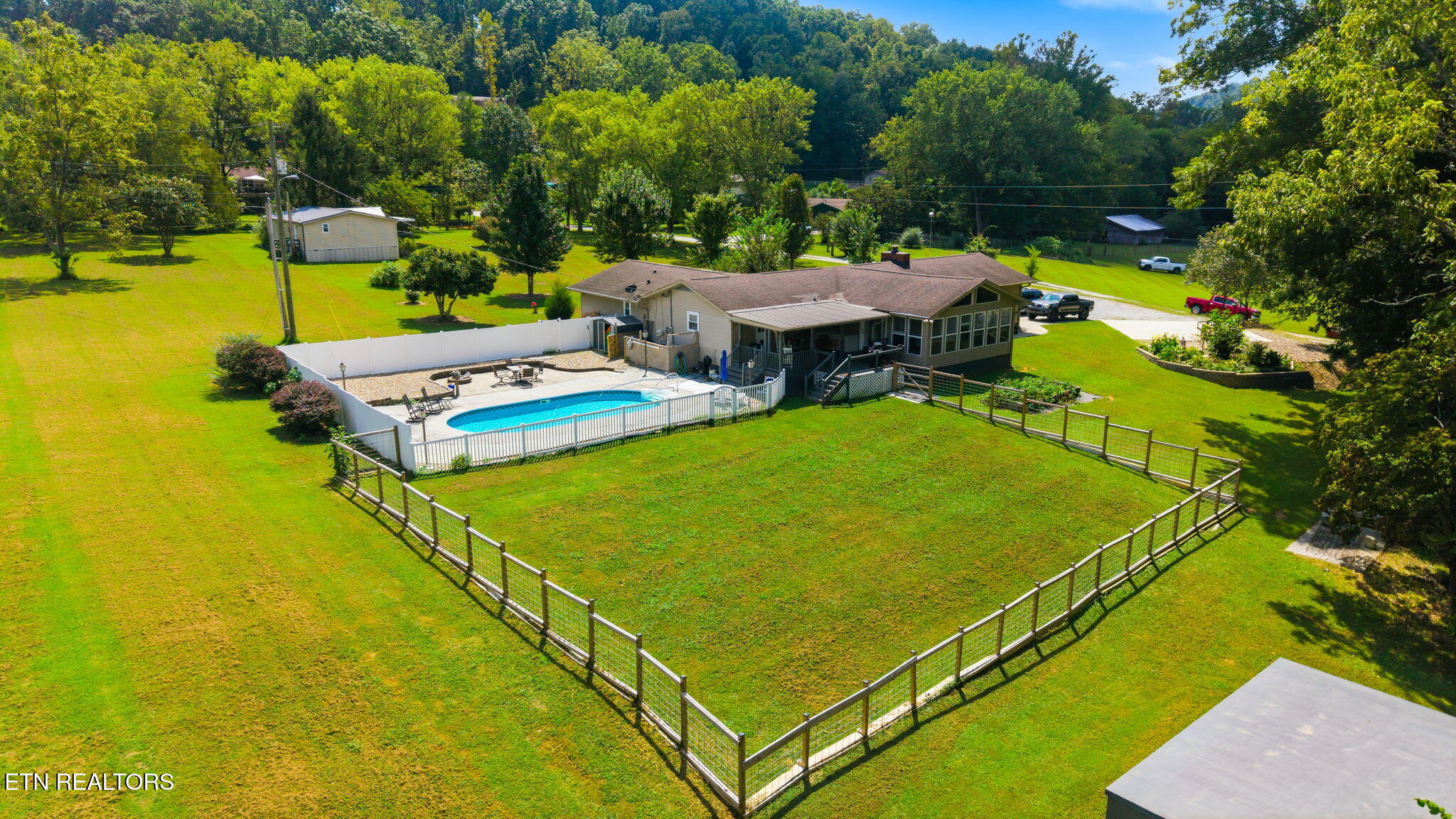 841 Knight Road Knoxville, TN 37920 - Photo 31 of 36 32-web-or-mls-841-Knight-Rd-Knoxville-TN