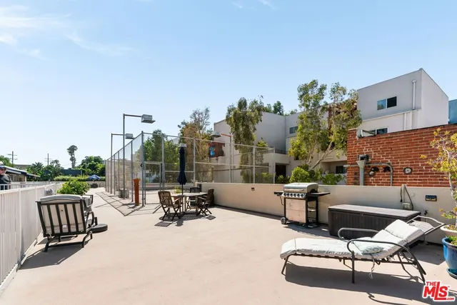 $975,000 | 643 Bay Street, Santa Monica, CA 90405