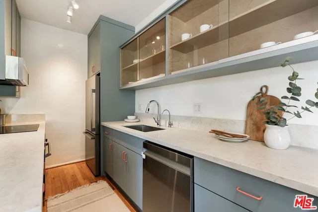 $975,000 | 643 Bay Street, Santa Monica, CA 90405