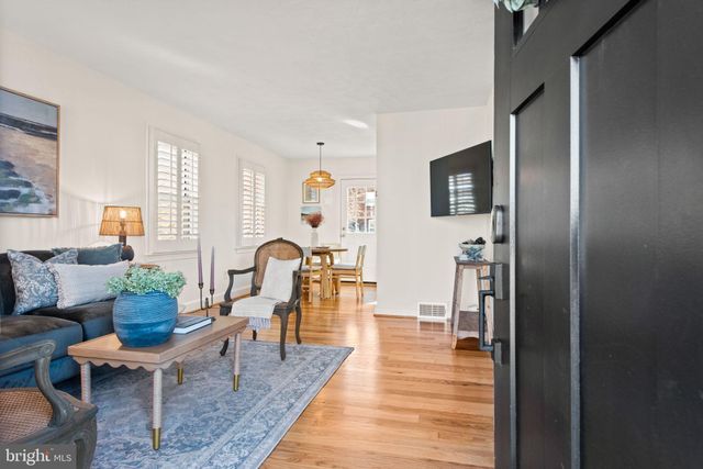 $800,000 | 119 East Linden Street, Alexandria, VA 22301