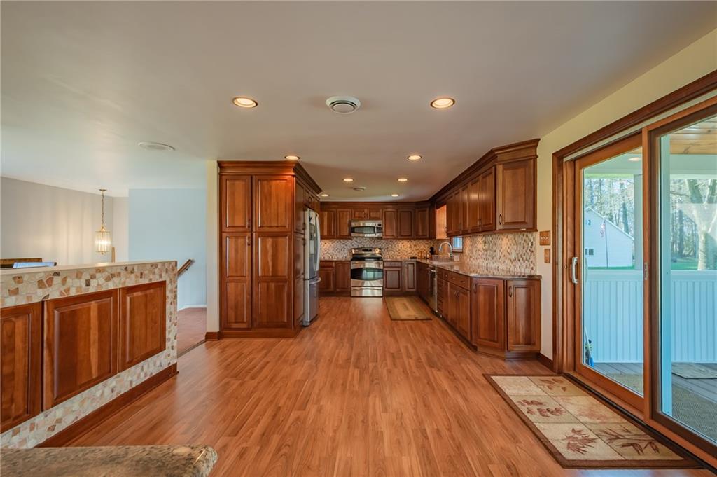 539 Brigich Road Canonsburg, PA 15317 - Photo 3 of 25 Gallery Image 3