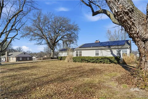 $325,000 | 3620 Gibbs Road, Kansas City, KS 66106