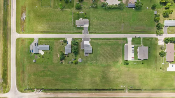 $5,000 | 204 South 5th Street, Fairmount, ND 58030