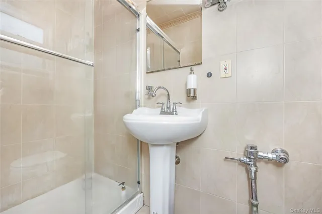 $1,499,000 | 71-15 167th Street | Hillcrest