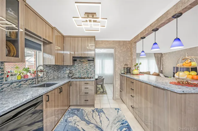 $1,499,000 | 71-15 167th Street | Hillcrest