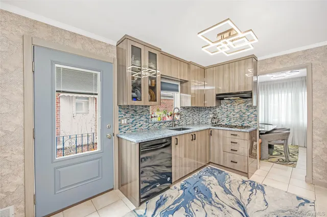 $1,499,000 | 71-15 167th Street | Hillcrest