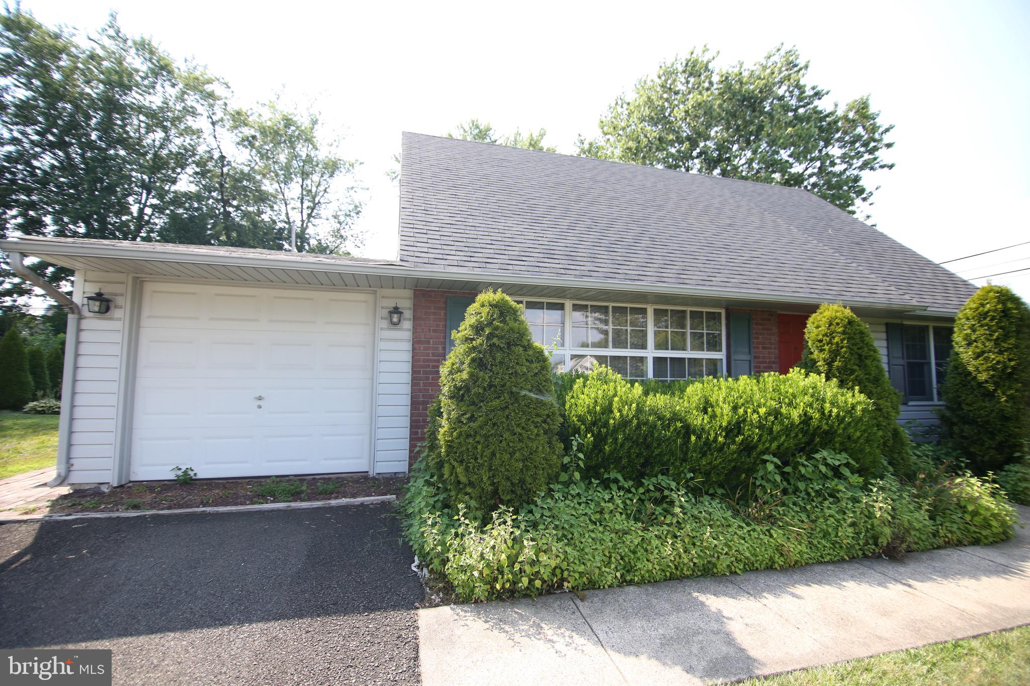79 Canyon Road Levittown, PA 19057 - Photo 1 of 18 Gallery Image 1