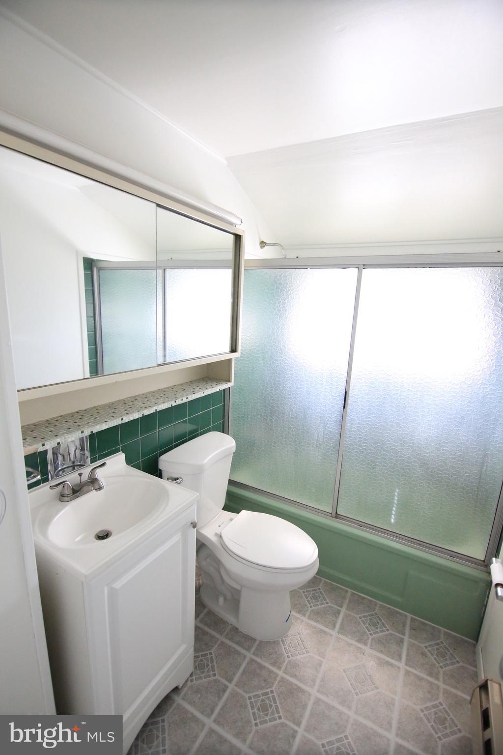79 Canyon Road Levittown, PA 19057 - Photo 14 of 18 Gallery Image 14