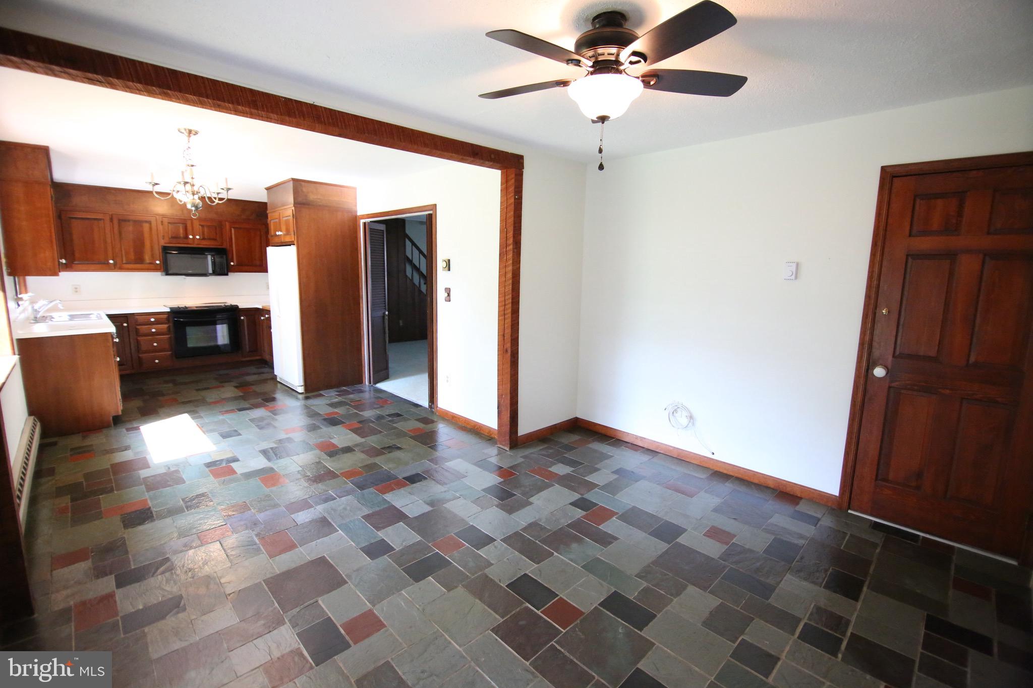79 Canyon Road Levittown, PA 19057 - Photo 7 of 18 Gallery Image 7