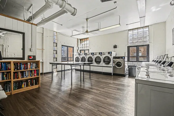 $199,900 | 5740 North Sheridan Road, Unit 8D, Chicago, IL 60660